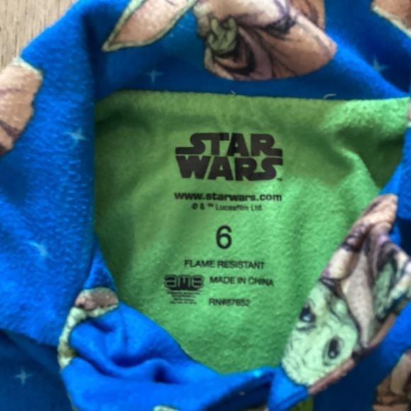 Baby Yoda Pajamas Size 6 Boys Mandalorian Star Wars The Child 2 pc Set - Picture 2 of 5